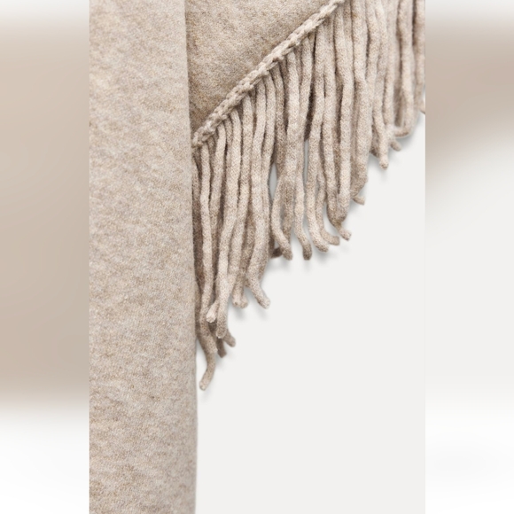 ZARA FRINGED KNIT CAPE - Picture 4 of 4